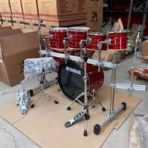 YAHAMA DRUM SET